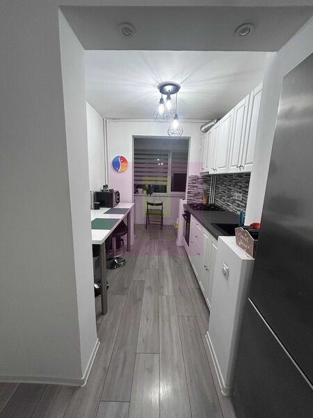 Apartament 3 camere decomandat, ultrafinisat, mobilat, et.5/9, Titan